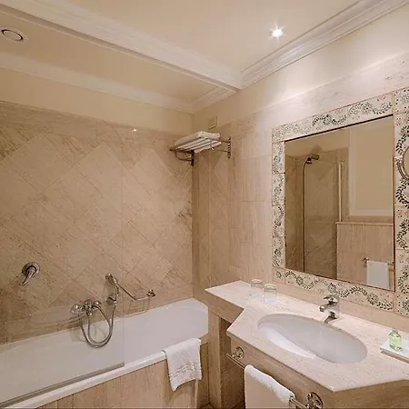 Nh San Mauro Hotel *