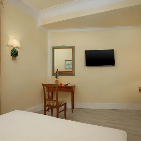 Nh San Mauro Hotel *